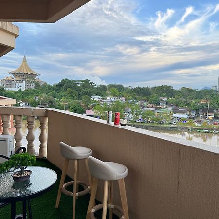 Riverview Home @Waterfront Kch Кучинг Екстериор снимка
