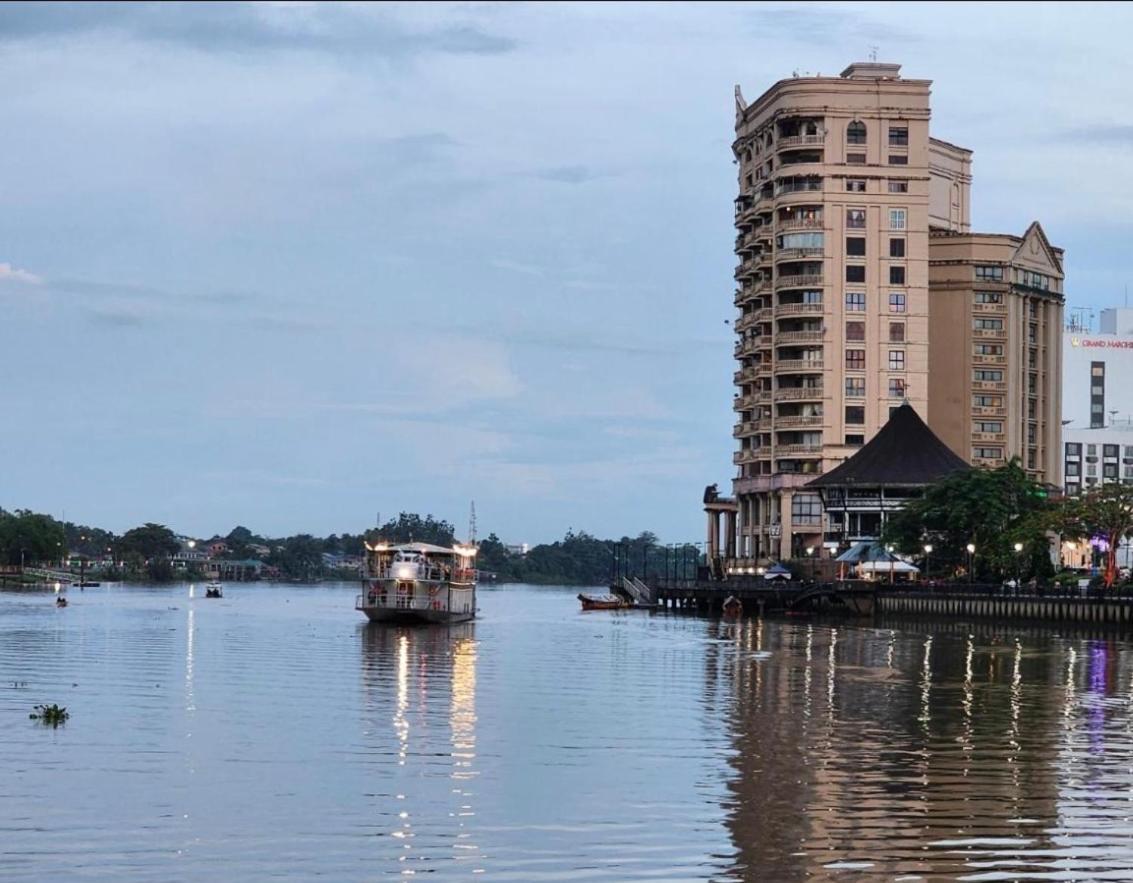 Riverview Home @Waterfront Kch Кучинг Екстериор снимка
