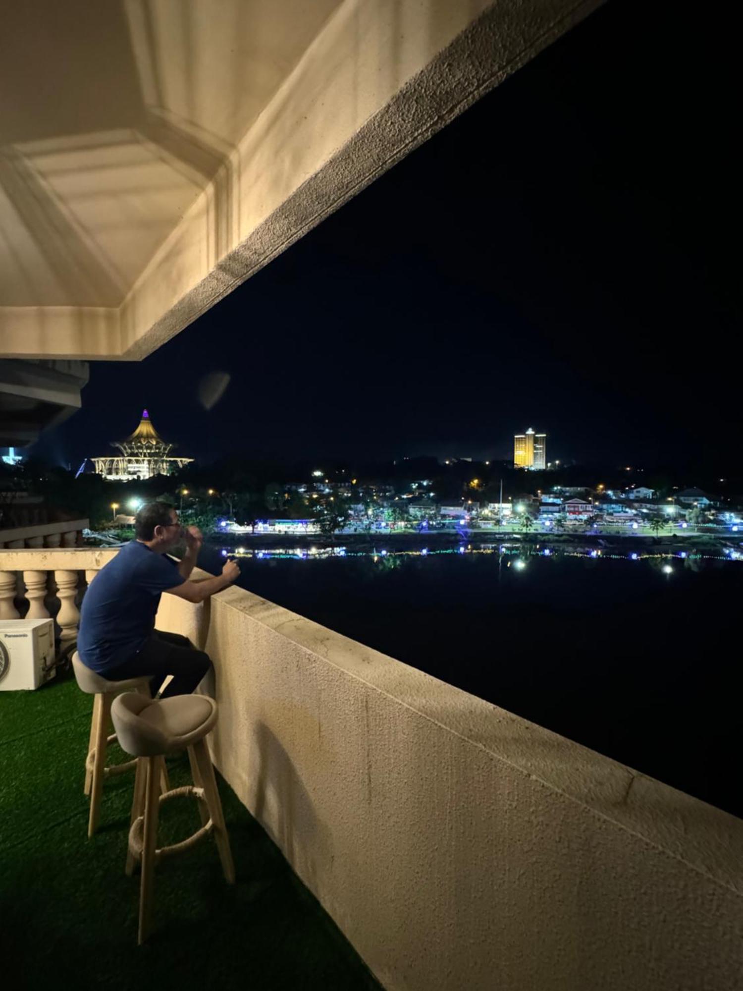 Riverview Home @Waterfront Kch Кучинг Екстериор снимка