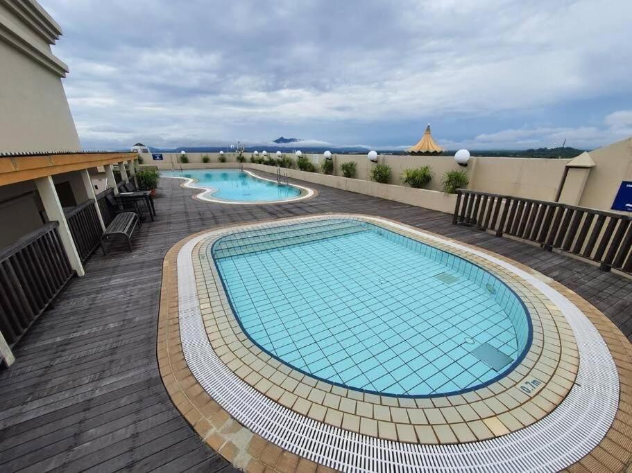 Riverview Home @Waterfront Kch Кучинг Екстериор снимка